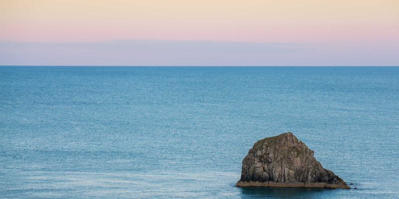 从域名注册到企业生态构建：企业邮箱与网络服务的战略协同