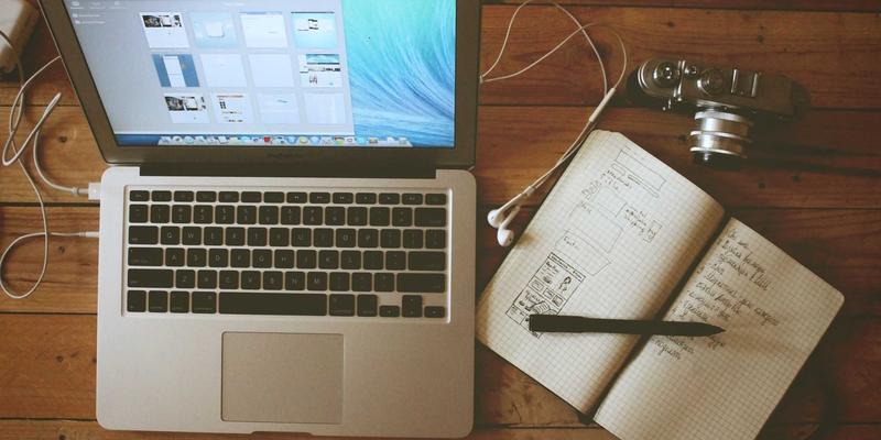 域名注册90问：从选名到企业邮箱的完整网络服务指南